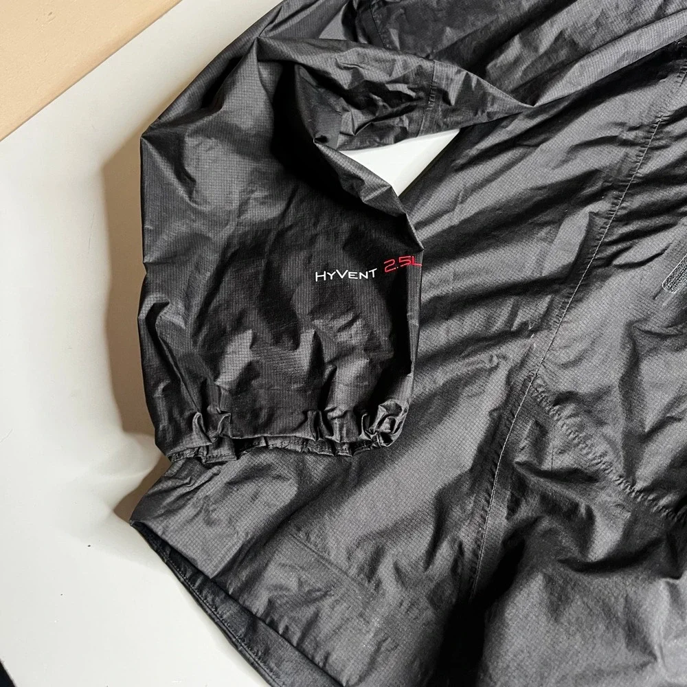 The North Face Summit Series HyVent 2.5L Rain Jacket Mens Medium Black Shell